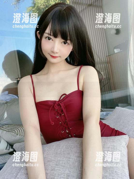 51酱的蓝色制服，美图又不失俏皮调！