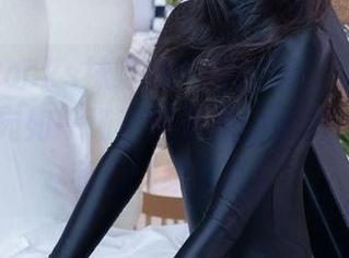 BoBoSocks袜啵啵 – 必须说，朵朵的肉丝分享宛如一场不敢直视的体验，捂嘴…我们继续观看。