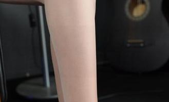 IESS异思趣向 – 一分钟看腿：高清壁纸中的美腿女同事姗姗