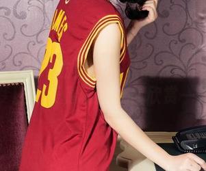 KelaGirls克拉女神 – 只需在图库里一瞄，梦珊的美腿就能让你欣赏一天。