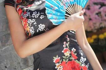 MyGirl美媛馆 – 徐微微mia的修女图包最新上线，能不能给我点想象的空间？