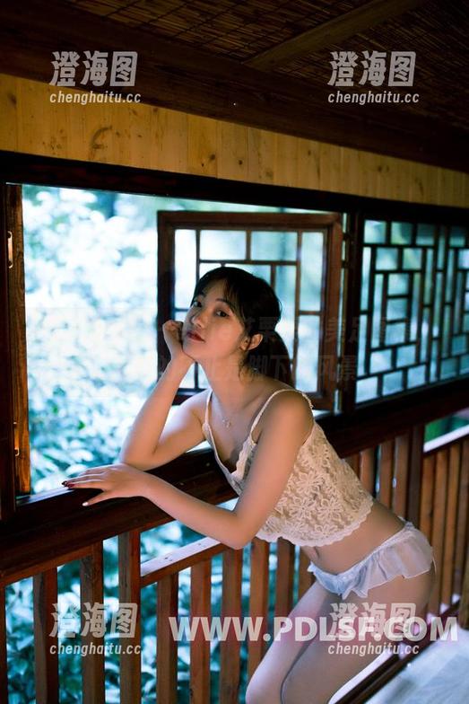 PDL潘多拉-Ellie艾栗栗 PDL潘多拉 - Ellie艾栗栗的美足图集,展现的不止是脚下的风景