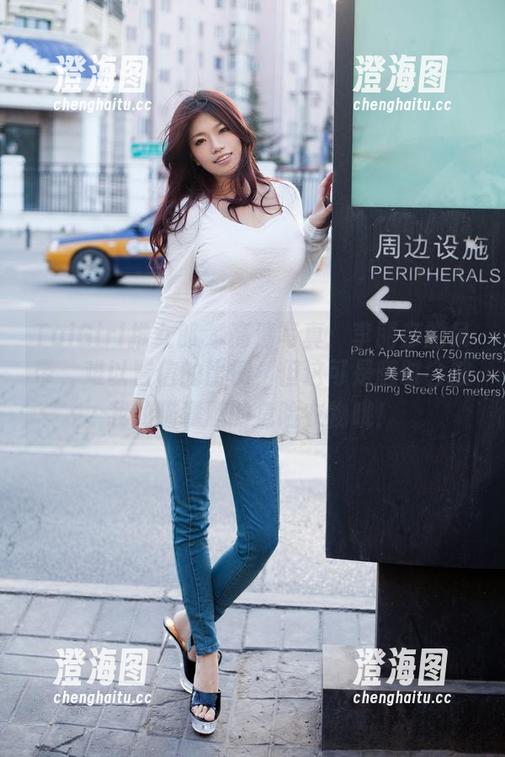 TuiGirl推女郎-李丽莎 TuiGirl推女郎 - 高清写真:李丽莎的吊带,难以置信的比例,但这可是随时会被我的猫攀爬的危险衣物哦!