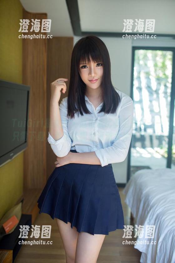 TuiGirl推女郎 - 赵惟依比基尼图包——只需下载，你也能拥有海滩女神的风范！