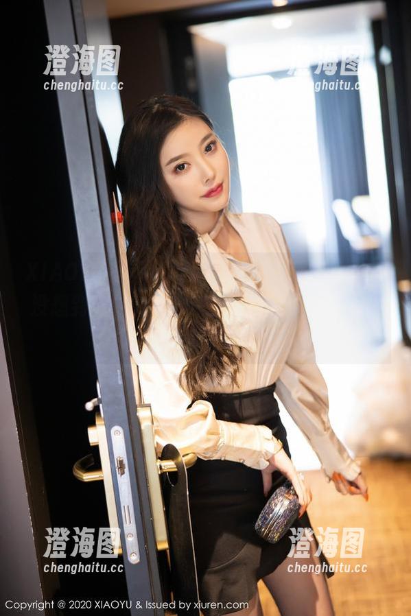 XIAOYU语画界-玥儿玥er XIAOYU语画界 - 这一套游泳环节,真的没想到“玥儿玥er”的全套泳池造型会让我注意到水的波光。