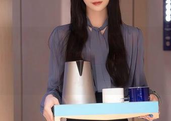 Xiuren秀人网 – 小狐狸Sica的裸足合集，保证让你的桌面变成“脚”色纷呈的秀场！