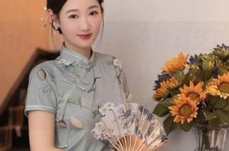 Xiuren秀人网 – 醉心于徐莉芝Botty的皮衣写真，这种角度真让人不由得想多看几眼。