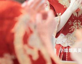 Xiuren秀人网 – 图集来啰杜viki的白衬衫，你的衣柜需要这种“普通”吗？