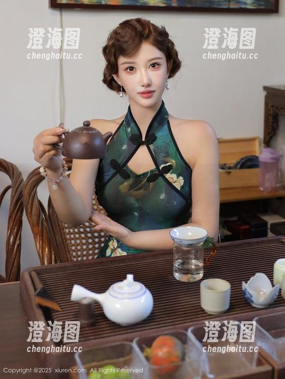 Xiuren秀人网 - 当猫咪巨臀妹妹碰上高跟鞋：写真里的猫步乐章！
