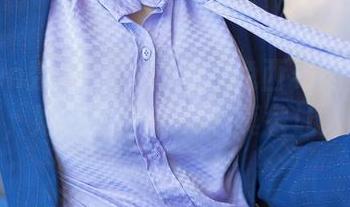 Xiuren秀人网 – 好奇白兔西希肉丝写真合集，她在里面的姿态莫名让人沉思