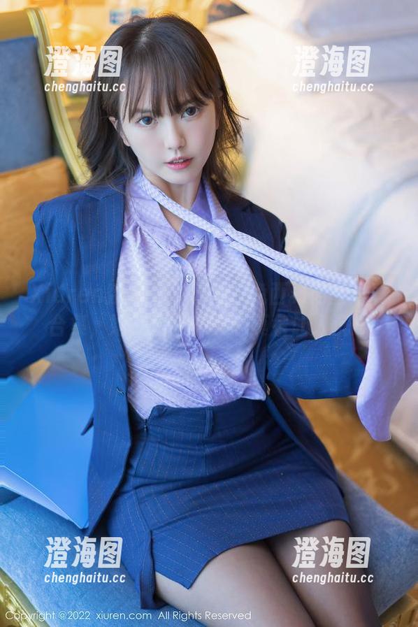 Xiuren秀人网 - 好奇白兔西希肉丝写真合集，她在里面的姿态莫名让人沉思
