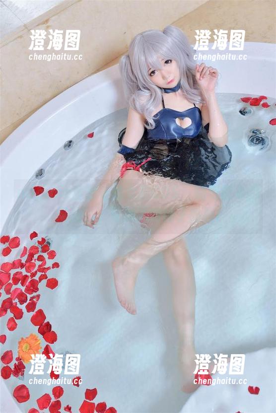 nagesa魔物喵的女巫COS：她有整本的魔法书，写满了掉链子的画!