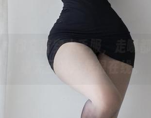 微密圈 – 你文茜穿水手服，走哪都是焦点，毫无圣光还是很在线。