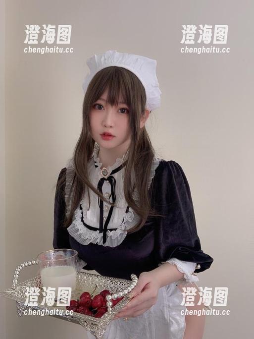 哇，依依超级懒的美脚原图像是传说中的女神，这是精选过的效果吗？