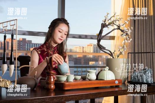 克拉女神 - 最新的颖儿，吊带的灵动在空气中荡漾。