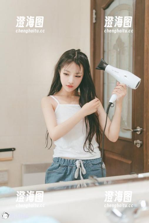 学姐月下巡游：兔玩映画的写真下载，谁还不来看看？