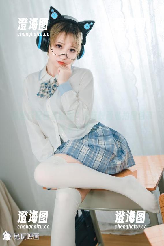 兔玩映画 黑丝搭配日系制服?兔玩映画私拍图包带你看个不停!