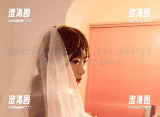 在北哥完全OK的甜心私拍套图中，值得关注的似乎不止是那些姿态…好吧，我放下我的偏见
