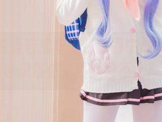 墨玉M的爱宕机车服，画面中那股霸气！搞得我也想模仿，可我骑不上摩托啊！