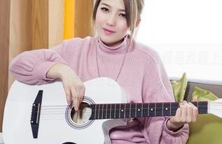 头条女神 – 梁芮溪的灰丝作品集：每一条都是我路上捡到的灵感，走路也轻飘飘的！