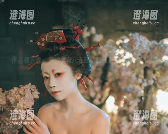 作品和下载，奈汐酱Nice变成蜘蛛精，这画风完全不一样啊。