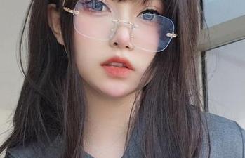 透过原图窥见女主K的吉他妹妹，不得不说，这写真真特别