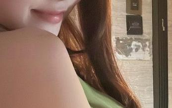 微密圈 – 一言不合就穿水手服，奶雯无圣光原图直逼青春校园大片，大声呼喊：别拍我，我在长大！