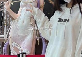 妖君白研的美腿原图分享，一秒钟教会你如何关注腿部美感！