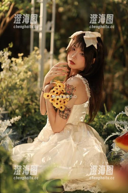 安曜曜 安曜曜的写真,好像禁地修女不小心翻了个白眼,哈哈,真有趣。
