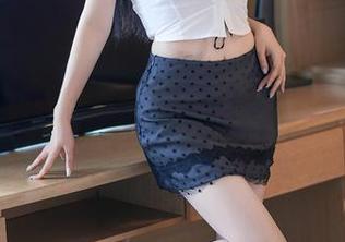 尤蜜荟 – Cris_卓娅祺的高跟鞋图集：我已经看见自己的心在怪叫！