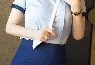尤蜜荟 – 水手服中的朱可儿Flower：高清写真让海浪都羞愧了