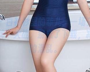 尤蜜荟 – 白衬衫里的菲儿：一场关于衣服的“洗牌”大战，别忘了下载，减少衣柜的混乱。