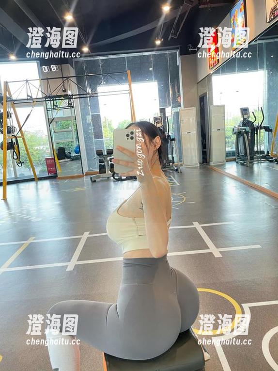 微密圈 - 随意翻开的左公子666红色套装图包，瞅！那资源比想象中还丰富，怪不得让我停不下来。