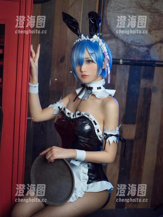 念雪ww 有人问我为什么喜欢念雪ww?只想说,女王cos真不解释