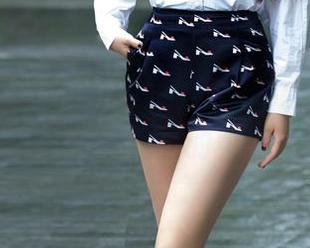 推女郎 – 谭冰的肉丝写真，咳咳，是肉的节奏，还是丝的柔情？