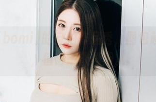 普美(bomi)的自拍作品秀，图包超丰富，值得一滑再滑。