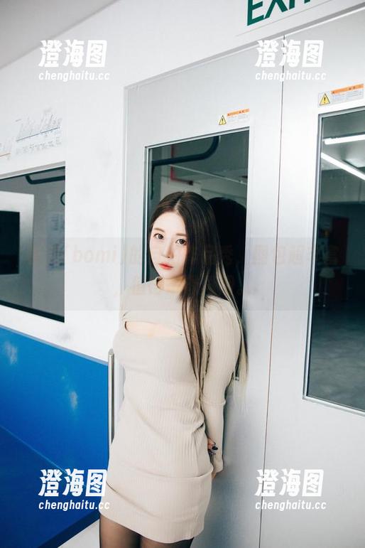 普美(bomi)的自拍作品秀，图包超丰富，值得一滑再滑。