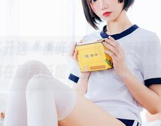 每次打开这“果咩酱”的图库精选，纯白好像都在朝我眨眼，我这心小鹿乱撞的。