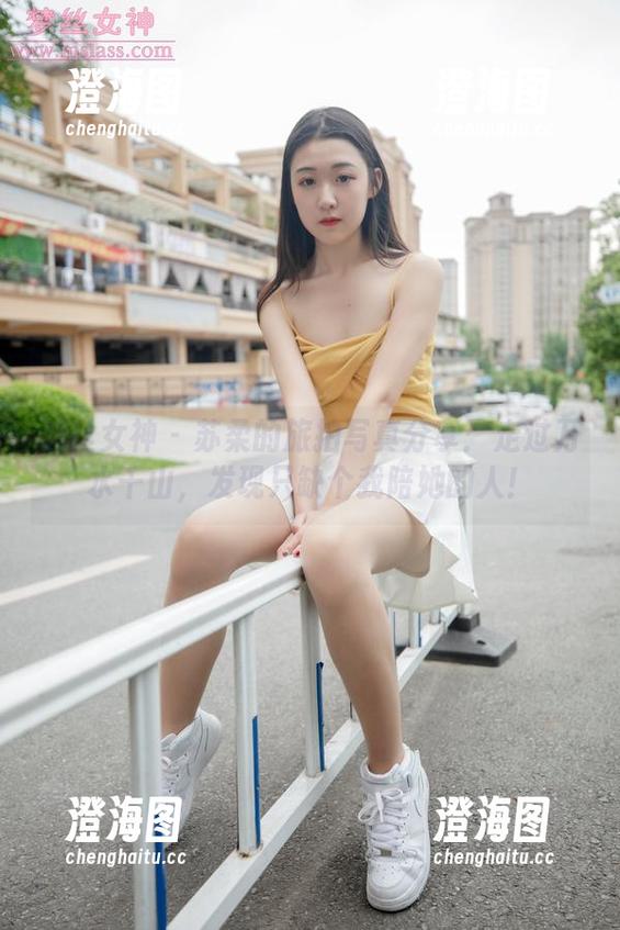 梦丝女神 - 苏柔的旅拍写真分享：走过万水千山，发现只缺个我陪她的人！