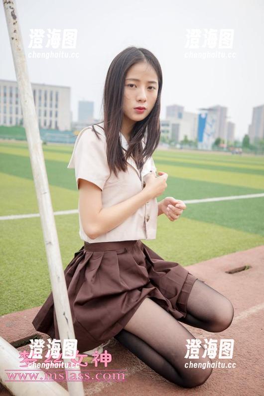 梦丝女神 - 魏婷婷的宿楼图册：丝袜玉足，难道我不该沉迷？