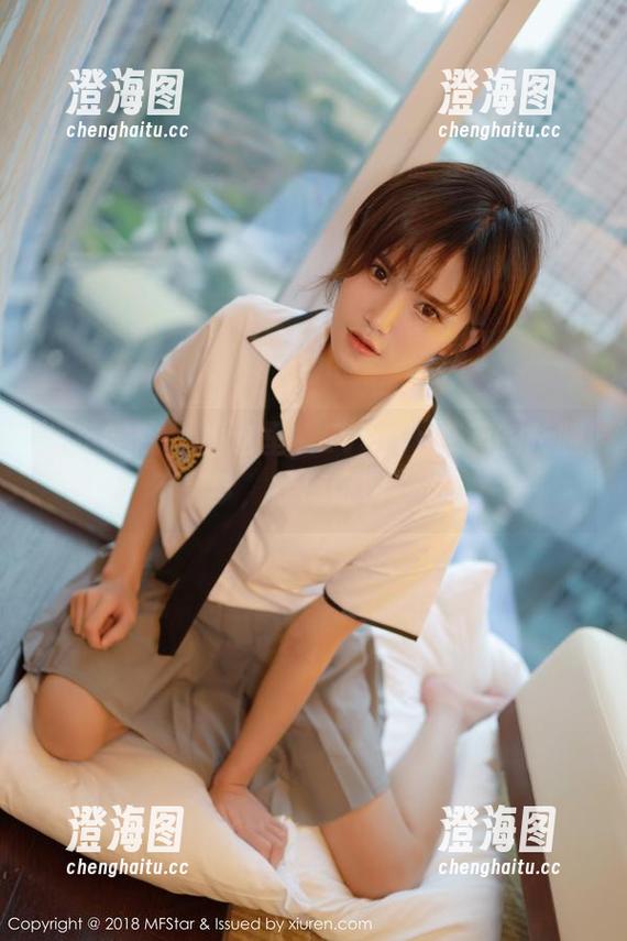 模范学院 - 看这里，Evelyn艾莉的长腿不是梦，原图证明一切！
