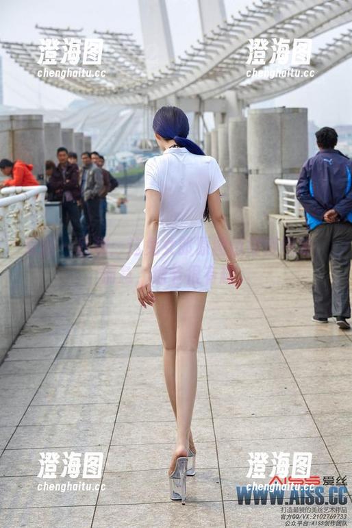 爱丝-欣杨 爱丝 - 欣杨:这兔女郎原图值得慢慢看,别急,细节很有趣。