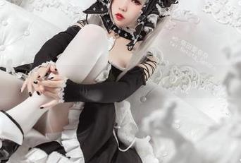 猫田圣奈奈对旗袍的诠释：cos与原图的完美接力！