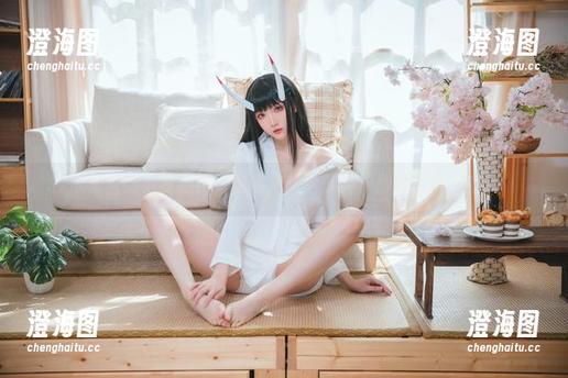 瓜希酱穿毛衣的高清美图，仿佛就要从屏幕里跳出来。