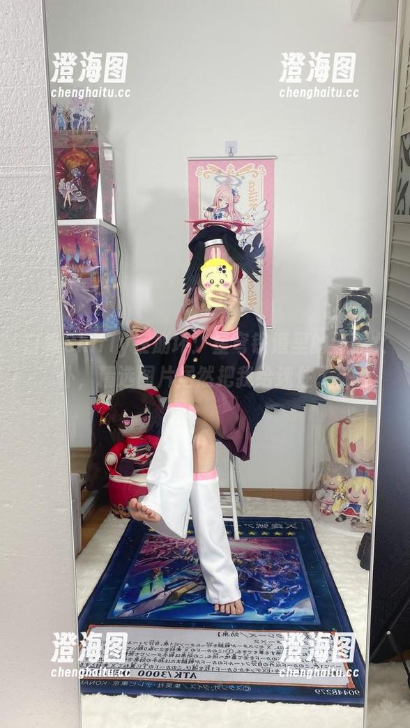 白栎Shirly在崩坏：星穹铁道里的流萤女仆，精选图片居然把我给迷住了。