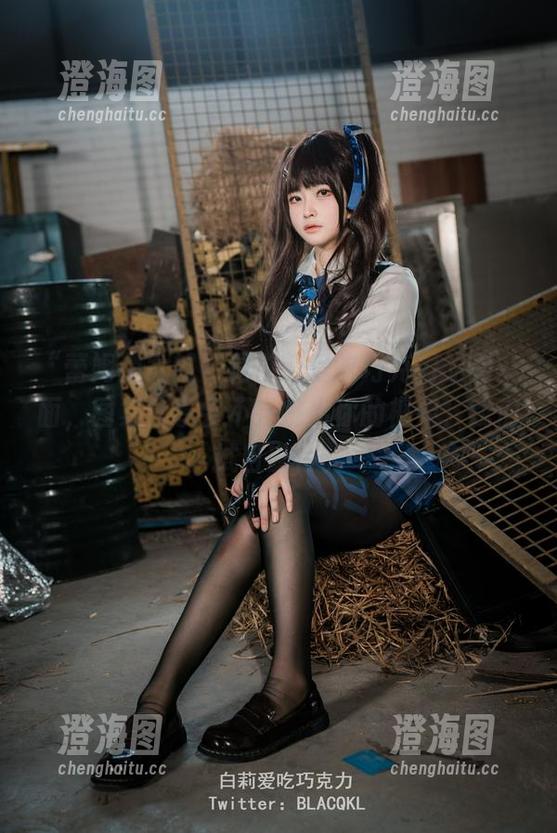 白莉爱吃巧克力 “蕾姆兔女郎”是白莉爱吃巧克力的另一面,图集分享会不会跳出你的框架,我们拭目以待。