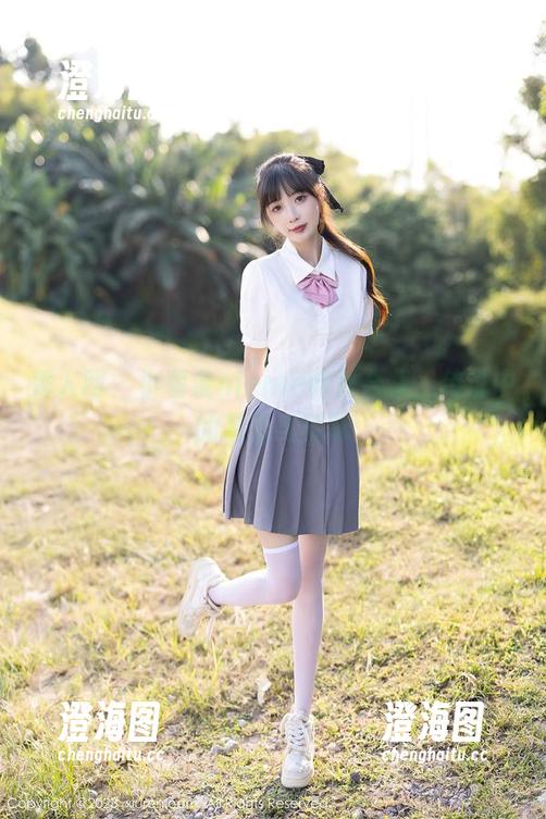 秀人网 - 小薯条nienie修女合集，传说中的慈悲与辣味