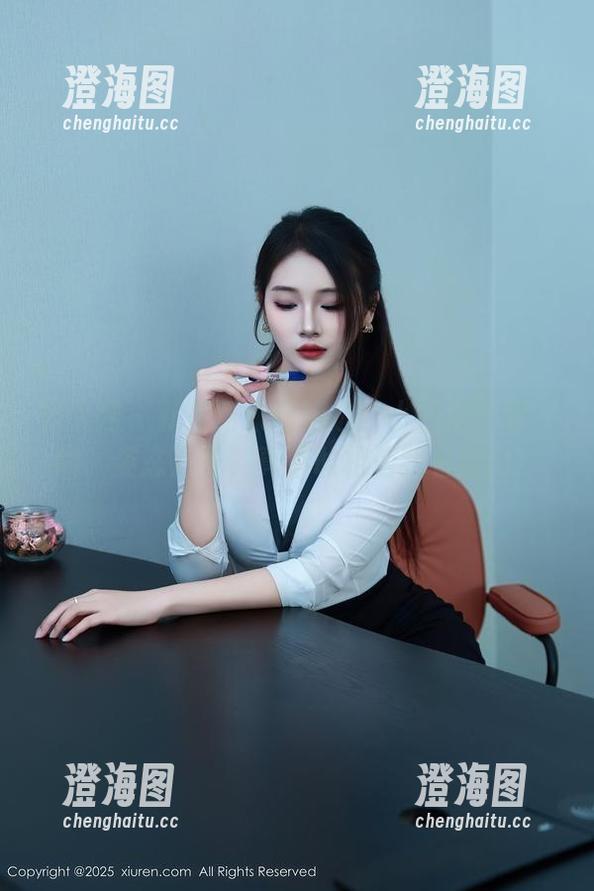 秀人网 - 就是阿朱啊精选：小妖精的那一瞬，姿态万千，真不敢相信我看到的！