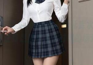 秀人网 – 果儿celia带来的死库水合集,居然让我想起了大学时代的塘边。