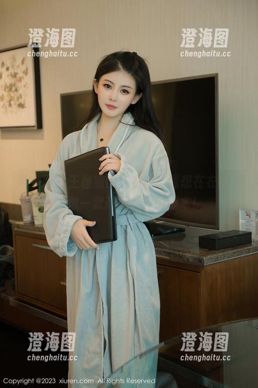 秀人网 - 王雅姗的连衣裙，我想在衣柜里也放一款高清下载的版本！